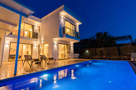 الفلل الفاخرة